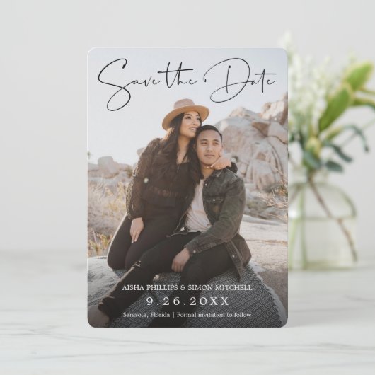 Modern handgeschreven script save the date (Staand voorkant)