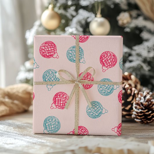 Modern handgetekend kerstornamentenpatroon cadeaupapier