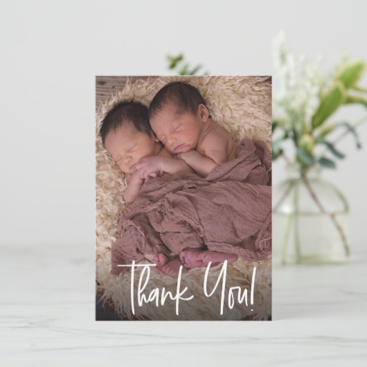 Modern Handlettering Twins Foto Baby shower Bedankkaart (Staand voorkant)