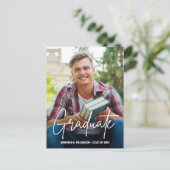 Modern handletterscript Afstuderen aangepaste foto Aankondigingskaart (Staand voorkant)
