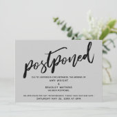 Modern handschrift uitgesteld bruiloft grijze Kaar Kaart (Staand voorkant)