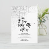 Modern Hang out met ons Spider Halloween Party Kaart (Staand voorkant)