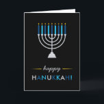 Modern Hanukkah Black met Silver Menorah en Blue Feestdagen Kaart<br><div class="desc">Deze moderne,  elegante Hanukkah-kaart is voorzien van een zilveren Menorah met blauwe en turkooiskaarsen en gele goudvlammen op een zwarte achtergrond.</div>