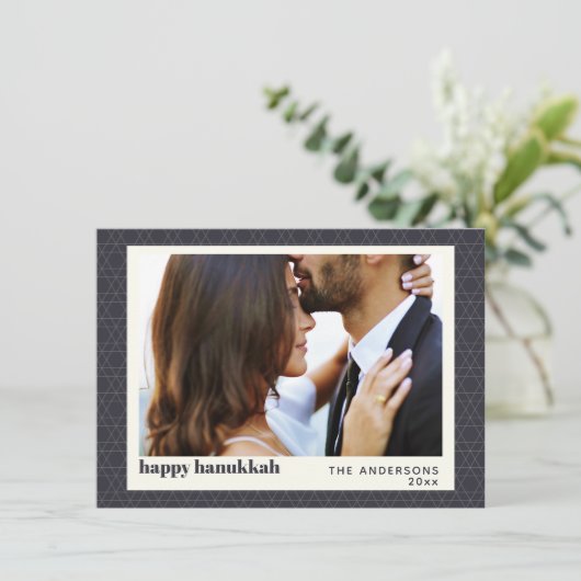 Modern Hanukkah Star Pattern Dark Blue Photo Card Feestdagenkaart (Staand voorkant)