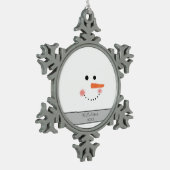 Modern Happy Snowman Face Familienaam Custom Tin Sneeuwvlok Ornament (Links)