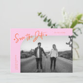 Modern Hart Oranje Roze Gebogen Frame Foto Save The Date (Staand voorkant)