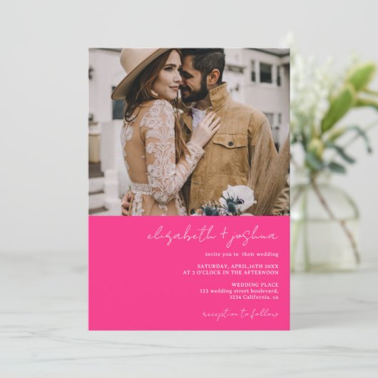 Modern heet roze 4 foto Qr alles in één bruiloft Kaart (Staand voorkant)