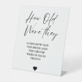 Modern Hoe oud waren ze vrijgezellenfeest Game tek Reclamebord Met Voetstuk (Voorkant)