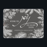 Modern Holiday Joy Botanical Winter Branches Feestdagenkaart<br><div class="desc">Vakantie-flatkaarten van het seizoen van de feestdag, ideaal voor zakelijk of persoonlijk gebruik. Klassieke seizoensgebonden vertakkingen van de vezels en de dennenbomen met dennenkegels in festive chalkboard stijl typografie. Een heldere en vrolijke uitdrukking van feestelijke vrolijkheid — Eenvoudig om uw bedrijfs- of bedrijfsnaam, familie of uw eigen speciale groet toe...</div>