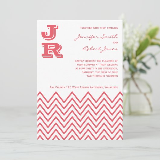 Modern Honeysuckle Pink Chevron Wedding Invitation Kaart (Staand voorkant)