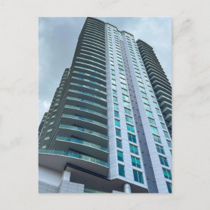 Modern hoogbouw gebouw briefkaart