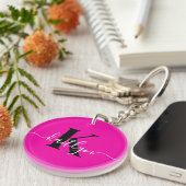 Modern Hot Pink Black Script Monogram Sleutelhanger (Voorkant Rechts)