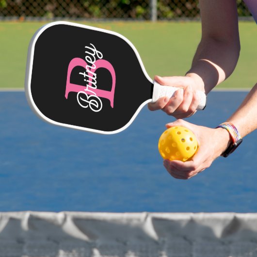 Modern Hot Pink gepersonaliseerd monogram en naam Pickleball Paddle (Insitu)
