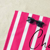 Modern Hot Pink gepersonaliseerd Strandlaken (In situ)