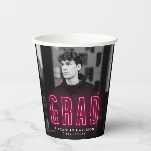 Modern Hot Pink Neon Afstuderen Papieren Bekers (Voorkant)