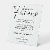 Modern in plaats van gunsten bruiloft liefdadighei reclamebord met voetstuk (Voorkant)