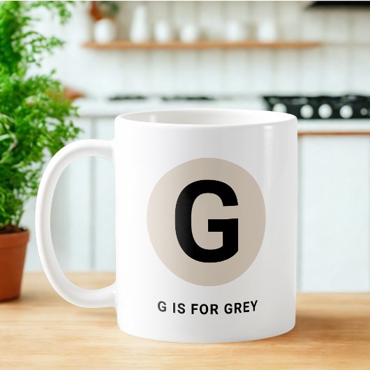 Modern Initial Mug – “G is for [Name]” Design Koffiemok