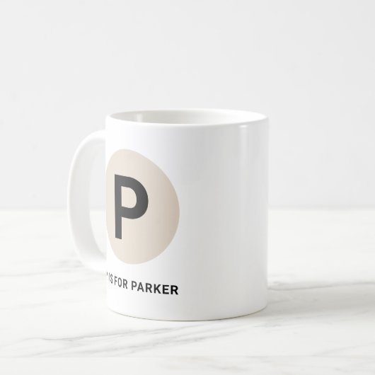 Modern Initial Mug – “P is for [Name]” Design Koffiemok (Voorkant links)