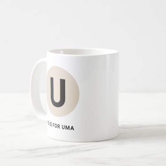Modern Initial Mug – “U is for [Name]” Design Koffiemok (Voorkant links)