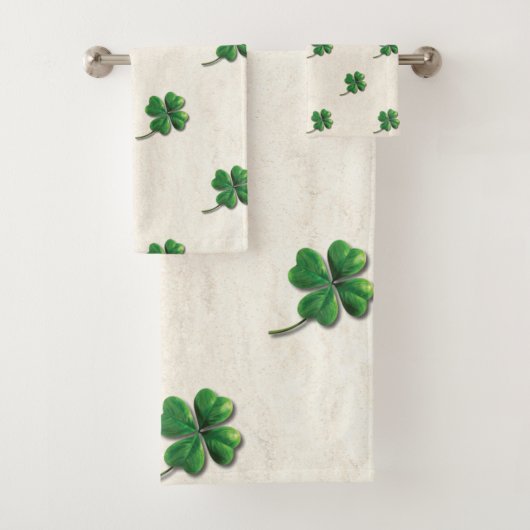 Modern Irish Shamrock Bad Handdoek (Insitu)