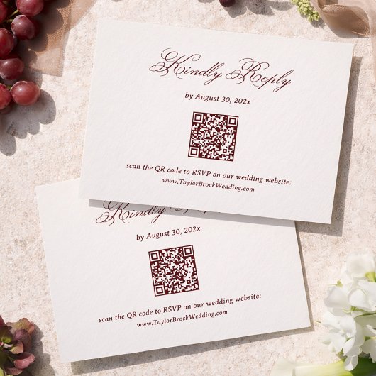 Modern Ivory and Burgundy Wedding RSVP Qr Code Informatiekaartje