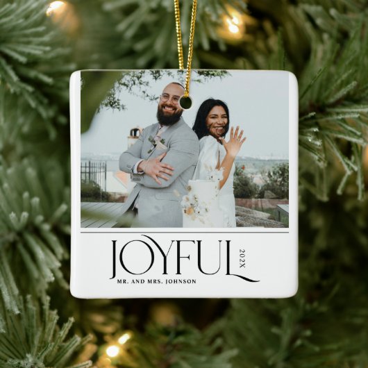 Modern Joyful Married Newlywed Merry Christmas Keramisch Ornament (Boom)
