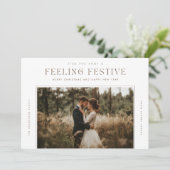 Modern Just Married Pas getrouwd 2 Foto Kerst Feestdagenkaart (Staand voorkant)
