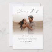 Modern kalligrafiescript Eenvoudige fotobruiloft Bedankkaart (Achterkant)
