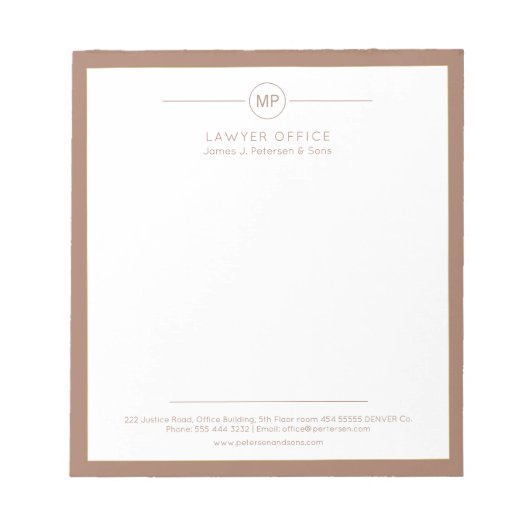 Modern kantoor bruin en wit monogram advocaat notitieblok (Voorkant)