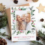 Modern Kerstmis foto minimalistisch script Feestdagenkaart<br><div class="desc">Vier het vakantieseizoen met onze Modern Christmas Photo Minimalist Script Kaart. Deze kaart combineert prachtig eigentijds design met de warmte van een gekoesterde familiefoto. De elegante, minimalistische scripttypografie voegt een vleugje verfijning toe aan uw vakantiegroeten. Het schone, overzichtelijke ontwerp laat uw gekozen foto schitteren, waardoor het de perfecte manier is...</div>