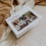 Modern kerstscript gevouwen met drie foto's feestdagen kaart<br><div class="desc">Dit moderne kerstscript, gevouwen met drie foto's, is ideaal voor je minimalistische shabby-chic boho zwarte en witte feestdag. De minimale witte handgeschreven kalligrafie is delicaat en robuust, terwijl het klasje en elegant blijft. Het ontwerp weerspiegelt een eenvoudige, volledig witte winterdag en roept herinneringen op aan een meer simplistisch leven. U...</div>