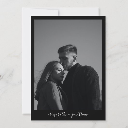 Modern klassiek script foto zwart bruiloft kaart (Achterkant)