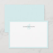 Modern klassiek typografisch zacht blauw monogram notitiekaartje (Voorkant / Achterkant)