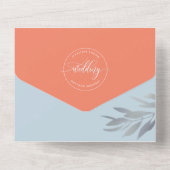 Modern koraal en blauwe bruiloft met geperforeerde all in one uitnodiging (Achterkant)