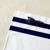 Modern Lake House familienaam nautisch wit blauw Strandlaken (In situ)