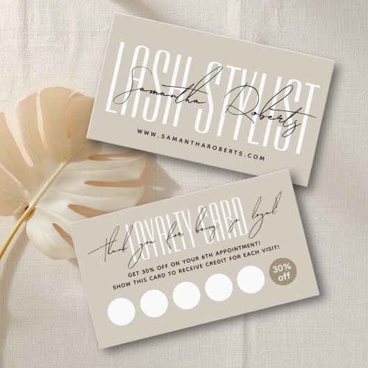 Modern lash stylist script typography beige klantenkaartje