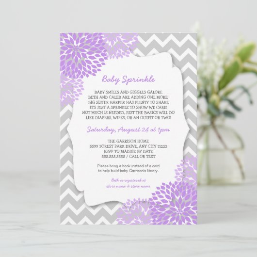 Modern Lavender Dahlia Baby sprinkle nodigt uit Kaart (Staand voorkant)