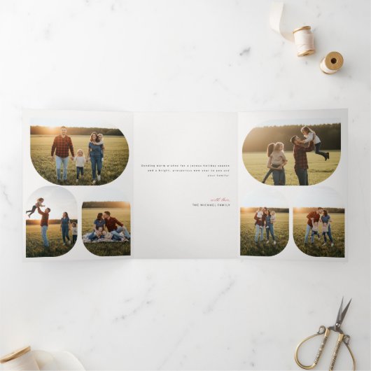 Modern Layout Family Photo Christmas Holiday Drieluik Uitnodiging (Binnen)