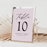 Modern legant lavender Weddenschap Table Number<br><div class="desc">Trendy, minimalistische trouwlijstaantalkaarten met zwarte moderne letters met "Lijst" in modern kalligrafiekmanuscript. Het ontwerp is voorzien van een lavender-paarse achtergrond of een kleur van uw keuze. Het ontwerp herhaalt zich op de rug. Om tot de lijstkaarten opdracht te geven: voeg jouw naam, trouwdatum, en lijstaantal toe. Voeg elk nummer afzonderlijk...</div>