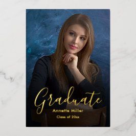 Modern legant script voegt fotograaf toe folie uitnodiging