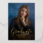 Modern legant script voegt fotograaf toe folie uitnodiging (Voorkant)