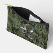 Modern Leo Zodiac Sign on Green Digital Camo Etui (Open)