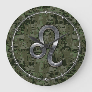 Modern Leo Zodiac Sign on Green Digital Camo Grote Klok