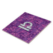 Modern Libra Zodiac Symbol on Fuchsia Digital Camo Tegeltje (Zijkant)
