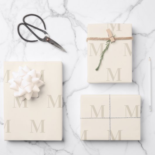 Modern lichtbeige en minimalistische monogram inpakpapier vel (Voorkant)