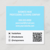 Modern lichtblauw met QR-code schoonmaakbedrijf Vierkante Visitekaartje (Achterkant)