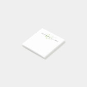 Modern lichtgroen script monogram post-it® notes (Schuin)