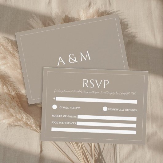 Modern light brown minimalist wedding RSVP kaartje