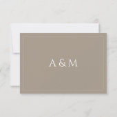 Modern light brown minimalist wedding RSVP kaartje (Achterkant)