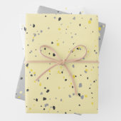 Modern Light Yellow Grey Terrazzo Pattern Inpakpapier Vel (In situ)